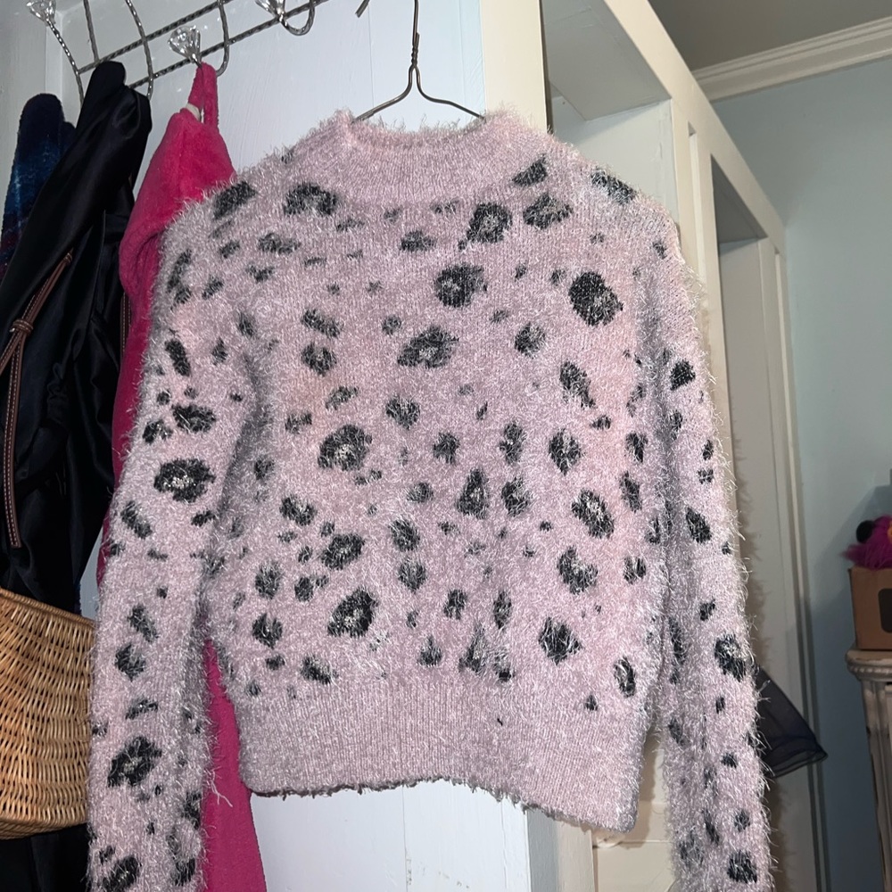 cheat print sweater for the fall very warm and cozy